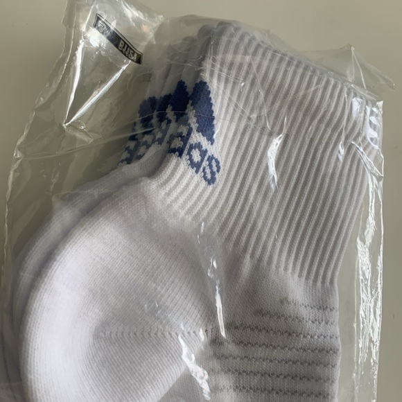 2 pair Adidas performance quarter socks. - Picture 4 of 4